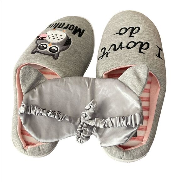 “I Don’t Do Mornings “ House slippers - Picture 4 of 7